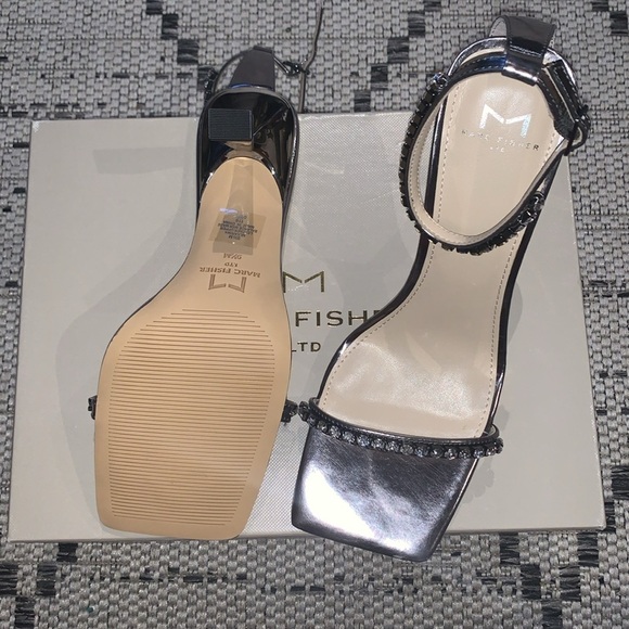 BNWT Marc Fisher Karima Pewter Heels - Picture 3 of 7